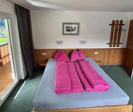 Gaestehaus Strolz Hanspeter *